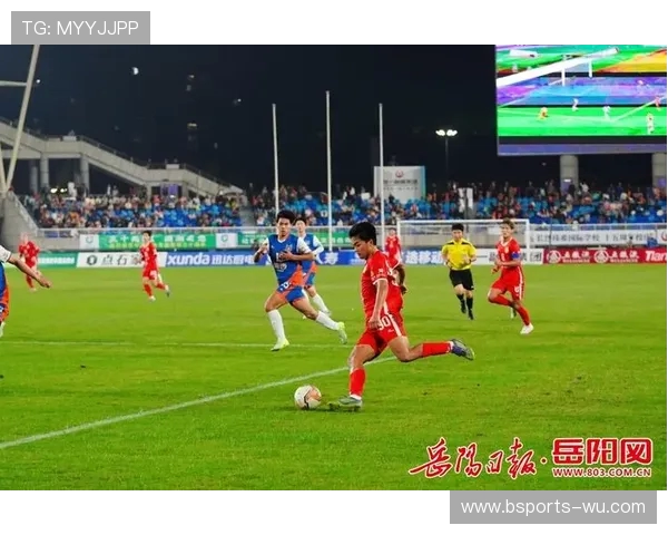 绿茵场激战连连,各队争夺联赛积分榜首 绿茵场激战连连,各队争夺联赛积分榜首